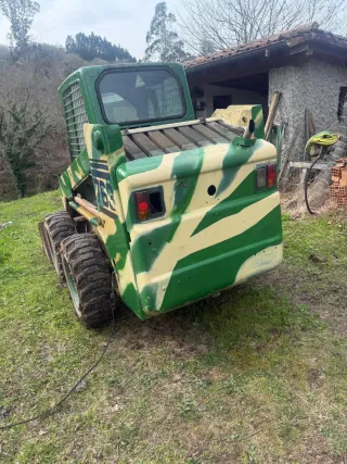 Minicargadora Bobcat 763 2001