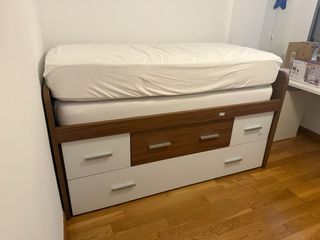 Se hace montaje y transportes de mudanzas