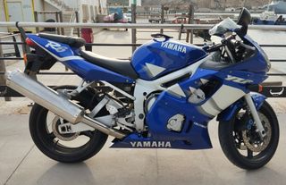 Yamaha R6 2000 Azul