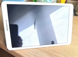 Samsung Galaxy Tab A Blanca (carcasa incluida)