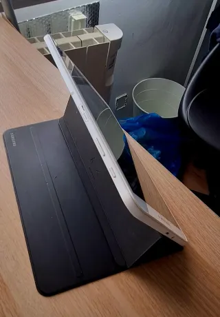 Samsung Galaxy Tab A Blanca (carcasa incluida)