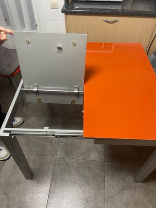 Mesa extensible con 4 sillas