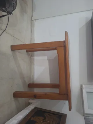 Mesa de comedor de madera