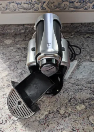 Cafetera Nespresso DeLonghi Essenza