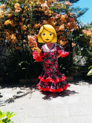 Traje de flamenca,tela muy flexible,costo 600e
