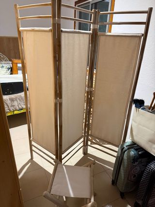 Biombo de bambú con silla plegable