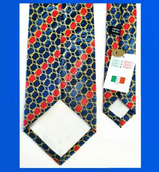 Corbata SEDA sin estrenar U Italy