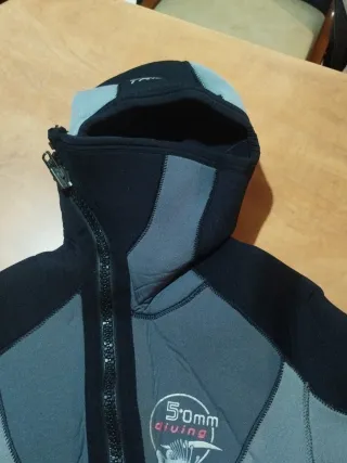 Maillot Neopreno con Capucha talla M