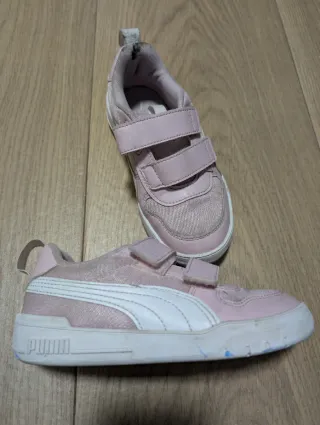 Zapatillas Puma rosas para niña