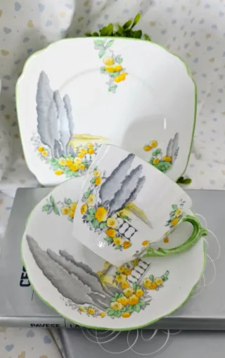 Trio da tea di Roslyn con decoro acquerello