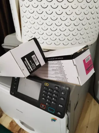 Impresora Ricoh MPC305SPF Multifunción Láser Color