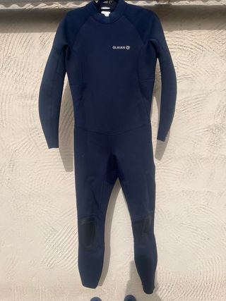 Traje de neopreno NUEVO a estrenar REGALO aletas