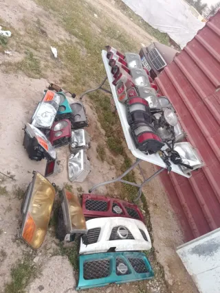 Lote Faros y Pilotos Nissan Hyunda etc