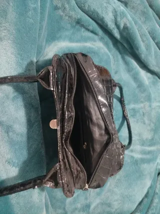 Bolso negro efecto piel cocodrilo