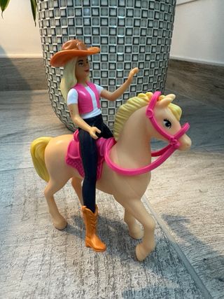 Barbie su cavallo kinder
