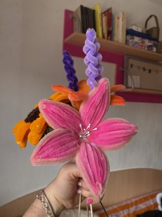 Ramo di fiori artificiali