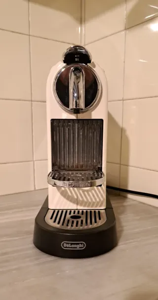 Cafetera Nespresso DeLonghi