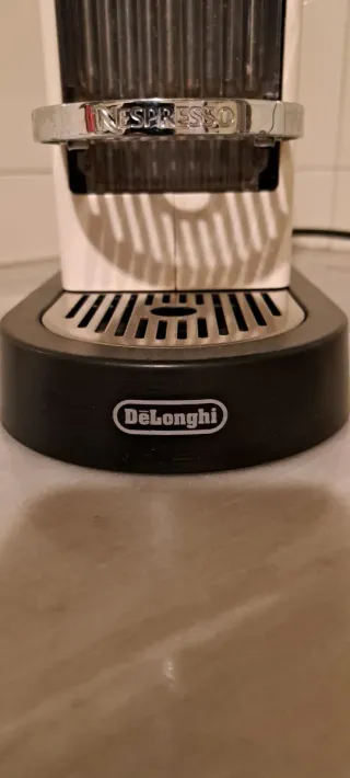 Cafetera Nespresso DeLonghi