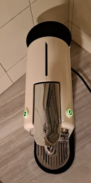 Cafetera Nespresso DeLonghi