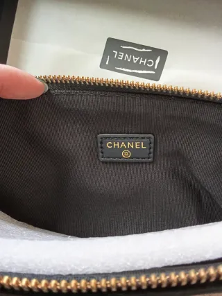 Borsa da toilette Chanel nera
