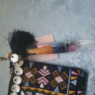 Bolso de fiesta bordado con cadena