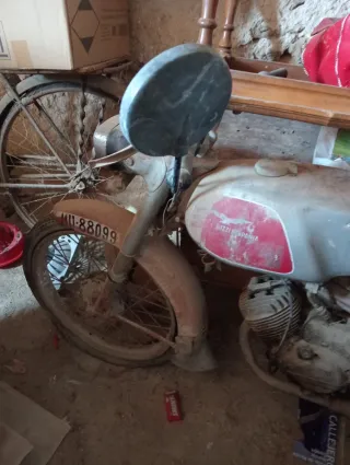 Motocicleta Guzzi años 60