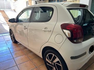 Peugeot 108 2015 revisión itv recien paaada