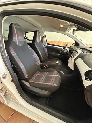Peugeot 108 2015 revisión itv recien paaada