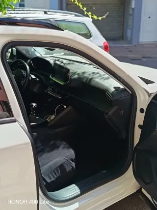 Peugeot 2008 2021