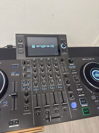 Denon DJ SC LIVE 4 Controlador DJ