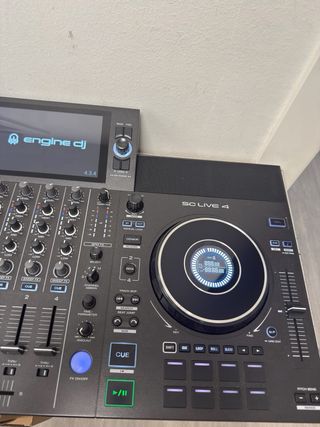 Denon DJ SC LIVE 4 Controlador DJ