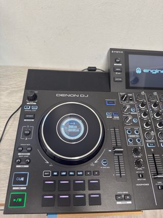 Denon DJ SC LIVE 4 Controlador DJ