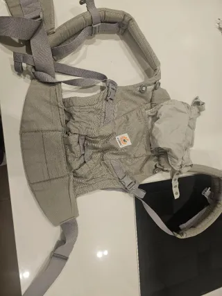 Mochila Ergobaby Porteo Gris