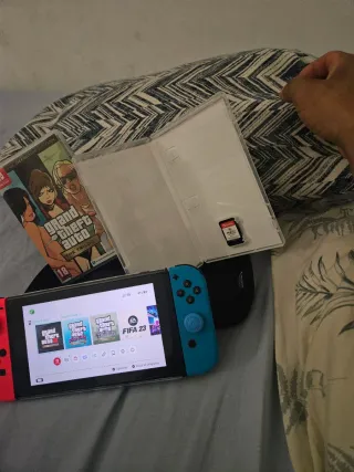 Nintendo Switch + 2 Juegos