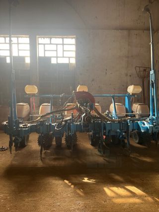 Sembradora Monosem NX de 6 Filas Neumática