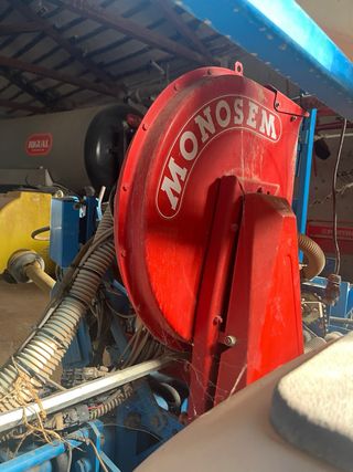 Sembradora Monosem NX de 6 Filas Neumática