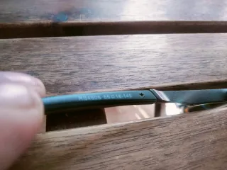 Gafas de sol negras y grises