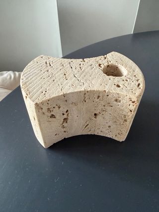 Candelabro in travertino