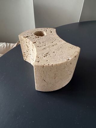 Candelabro in travertino