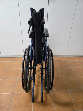 Silla de ruedas autop. plegable nueva. OPORTUNIDAD
