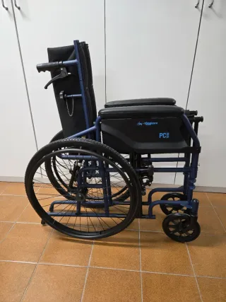 Silla de ruedas autop. plegable nueva. OPORTUNIDAD