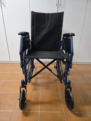 Silla de ruedas autop. plegable nueva. OPORTUNIDAD