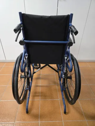 Silla de ruedas autop. plegable nueva. OPORTUNIDAD