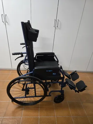 Silla de ruedas autop. plegable nueva. OPORTUNIDAD