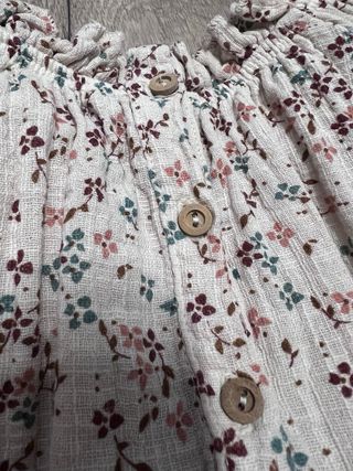 Camisa niña floral beige y rosa