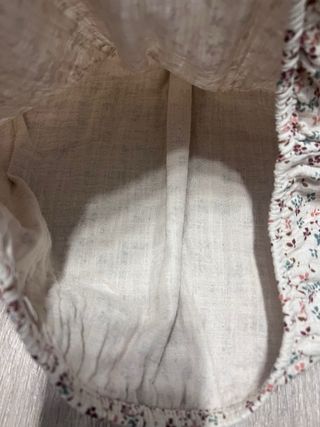 Camisa niña floral beige y rosa