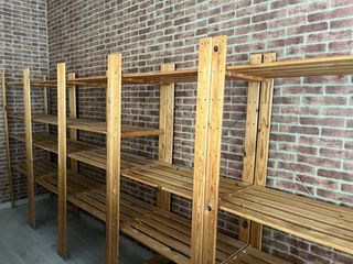 CINCO Estanterías de madera