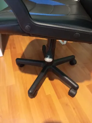 Silla con ruedas como nueva