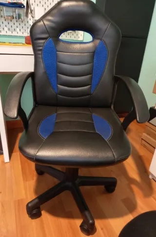 Silla con ruedas como nueva