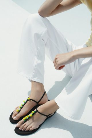 Sandalias planas Zara palas tiras abalorios